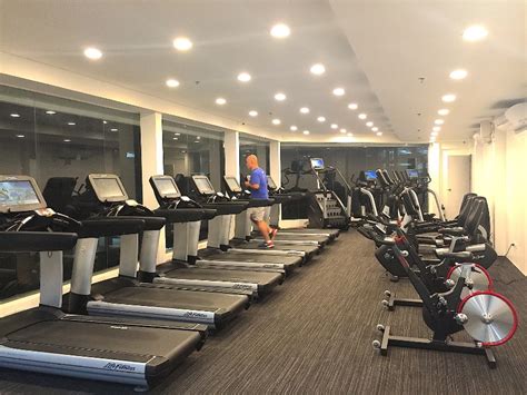 anytime fitness circuit makati